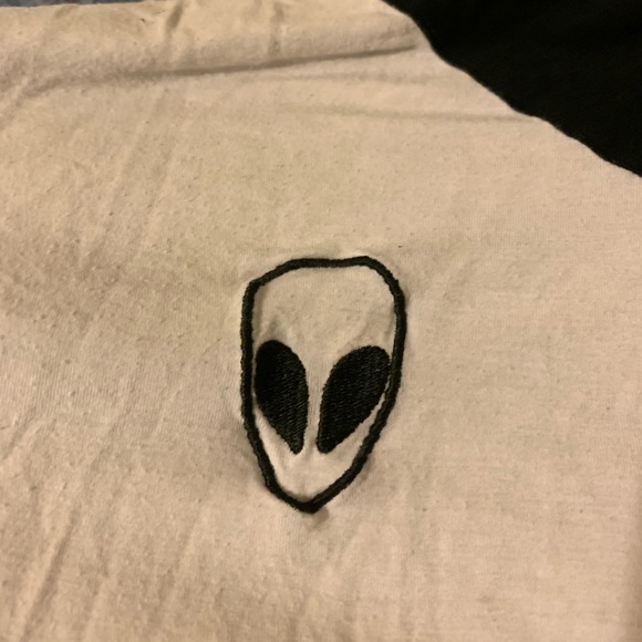 alien tshirt - Picture 2 of 3
